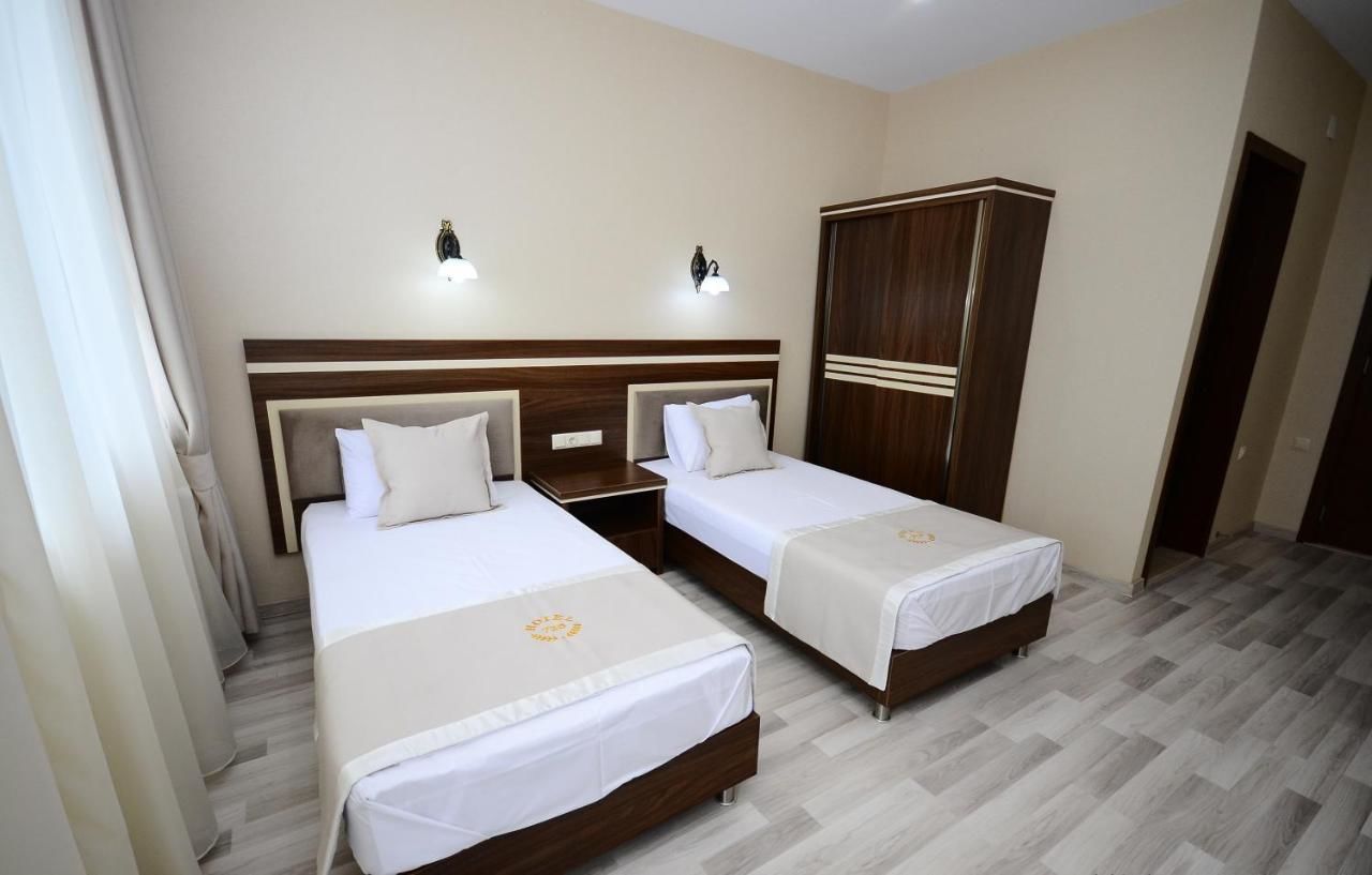 Отель Hotel 725 B Батуми-15