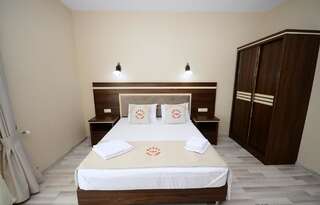 Отель Hotel 725 B Батуми Большой двухместный номер с 1 кроватью-6