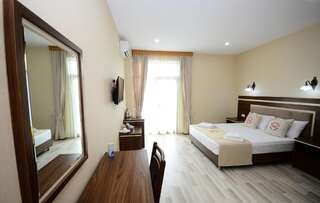 Отель Hotel 725 B Батуми Большой двухместный номер с 1 кроватью-10