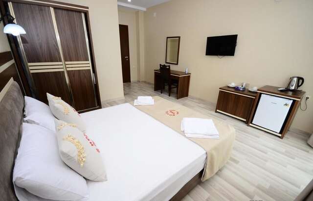 Отель Hotel 725 B Батуми-36